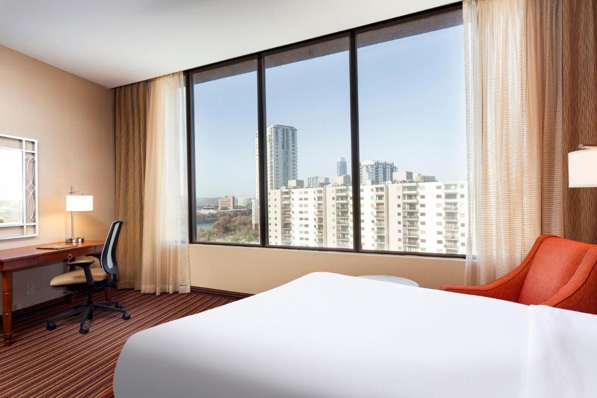 Holiday Inn Austin -Town Lake an IHG Hotel - image 6