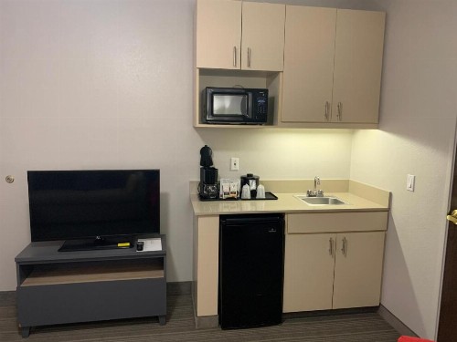Country Inn & Suites by Radisson Austin North (Pflugerville) TX - image 4