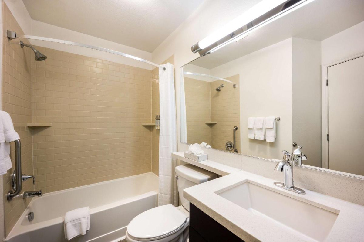 Sonesta Simply Suites Austin The Domain Area - image 6
