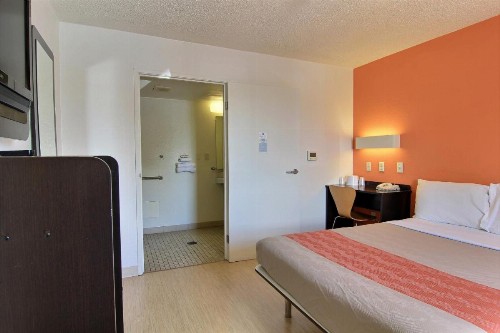 Motel 6-Austin TX - image 16