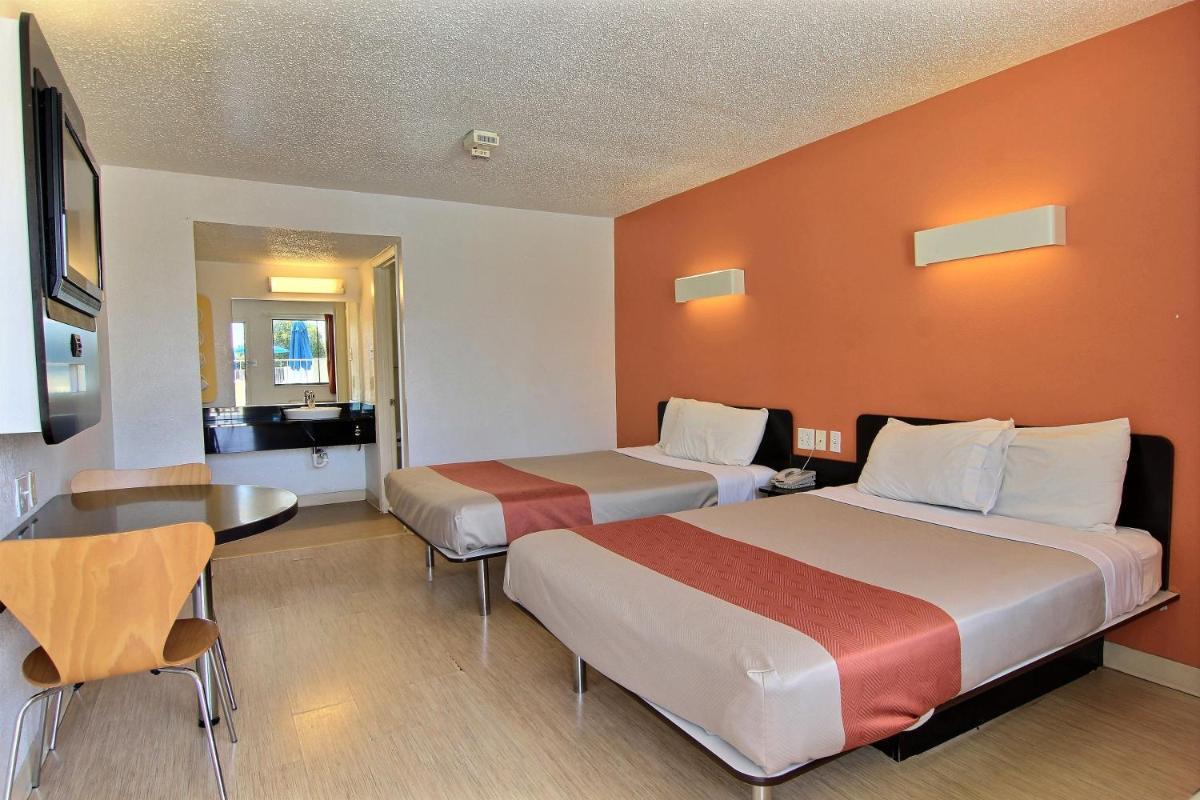 Motel 6-Austin TX - image 2