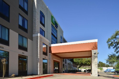 Holiday Inn Express Austin North Central an IHG Hotel - image 41