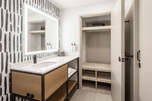 Holiday Inn Express Hotel & Suites Austin Airport an IHG Hotel - image 30