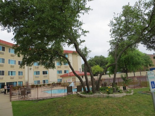 Super 8 by Wyndham Austin North/University Area - image 24