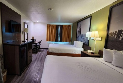 Super 8 by Wyndham Austin North/University Area - image 29