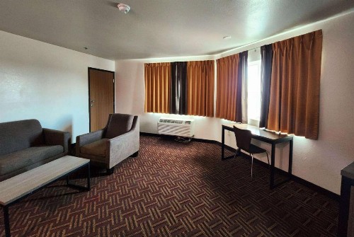 Super 8 by Wyndham Austin North/University Area - image 32