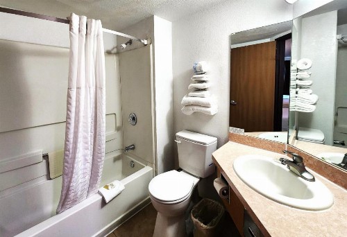Super 8 by Wyndham Austin North/University Area - image 34