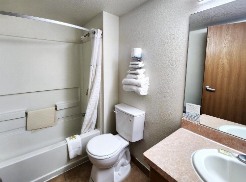 Super 8 by Wyndham Austin North/University Area - image 35
