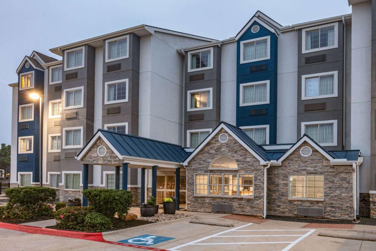 Microtel Inn & Suites by Wyndham Austin Airport - main image