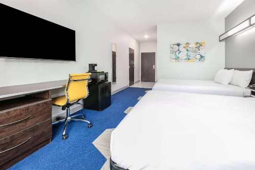 Microtel Inn & Suites by Wyndham Austin Airport - image 10