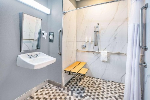 Microtel Inn & Suites by Wyndham Austin Airport - image 13