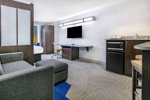 Microtel Inn & Suites by Wyndham Austin Airport - image 14