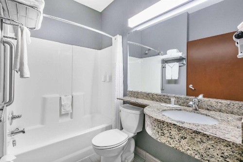 Microtel Inn & Suites by Wyndham Austin Airport - image 16