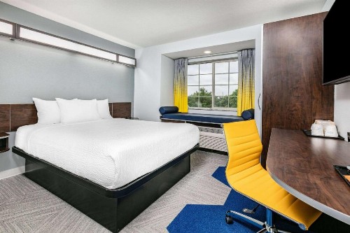 Microtel Inn & Suites by Wyndham Austin Airport - image 19