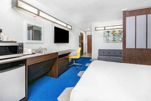 Microtel Inn & Suites by Wyndham Austin Airport - image 22