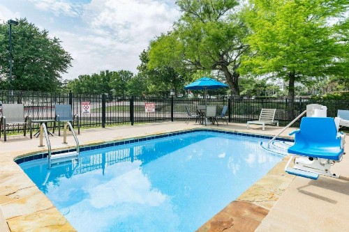 Microtel Inn & Suites by Wyndham Austin Airport - image 23