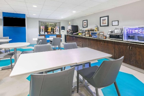 Microtel Inn & Suites by Wyndham Austin Airport - image 25