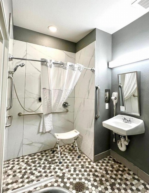 Microtel Inn & Suites by Wyndham Austin Airport - image 31