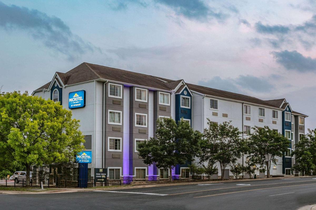 Microtel Inn & Suites by Wyndham Austin Airport - image 4