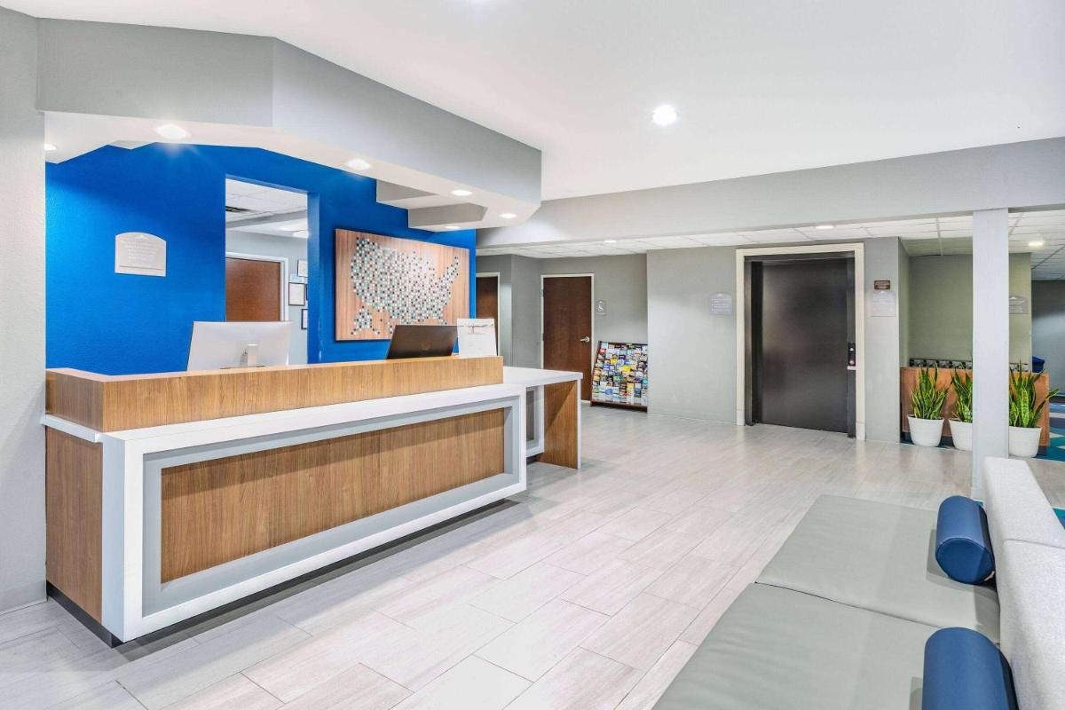 Microtel Inn & Suites by Wyndham Austin Airport - image 7