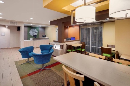 Fairfield Inn & Suites Austin University Area - image 3