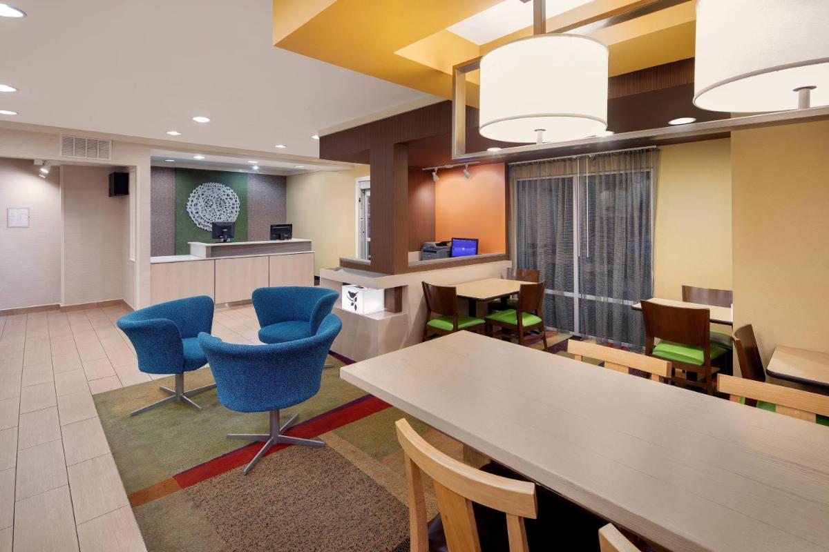 Fairfield Inn & Suites Austin University Area - image 3