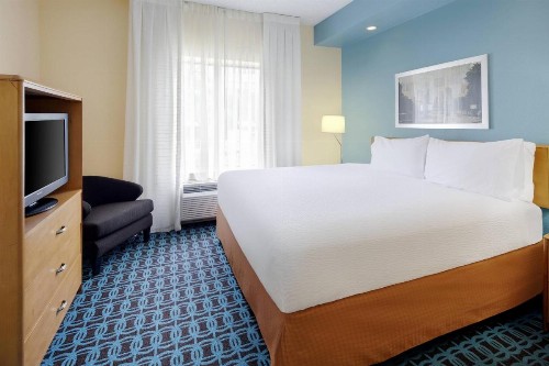 Fairfield Inn & Suites Austin University Area - image 6