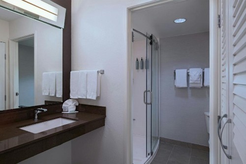 Courtyard by Marriott Austin The Domain Area - image 12
