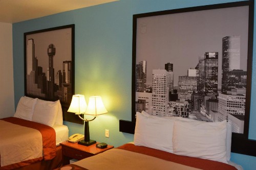 Super 8 by Wyndham Austin/Airport South - image 22