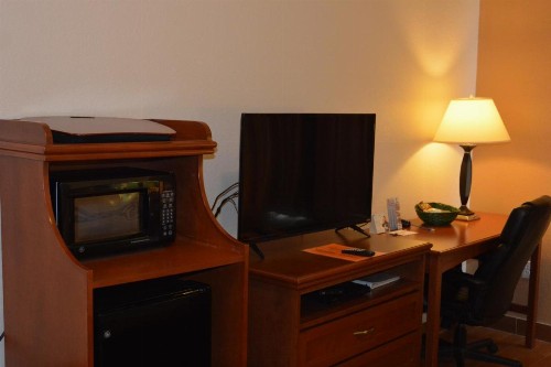 Super 8 by Wyndham Austin/Airport South - image 42