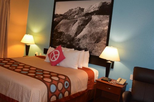 Super 8 by Wyndham Austin/Airport South - image 43
