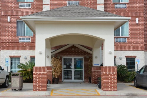 Super 8 by Wyndham Austin/Airport South - image 49