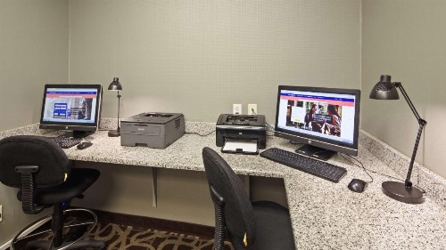Best Western PLUS Austin Airport Inn & Suites - image 10