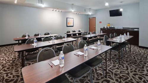 Best Western PLUS Austin Airport Inn & Suites - image 11