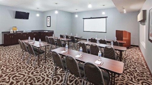 Best Western PLUS Austin Airport Inn & Suites - image 13