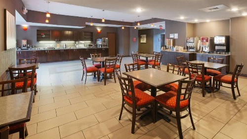 Best Western PLUS Austin Airport Inn & Suites - image 5