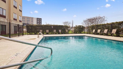 Best Western PLUS Austin Airport Inn & Suites - image 6