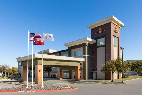 La Quinta by Wyndham Austin NW/Lakeline Mall - image 2