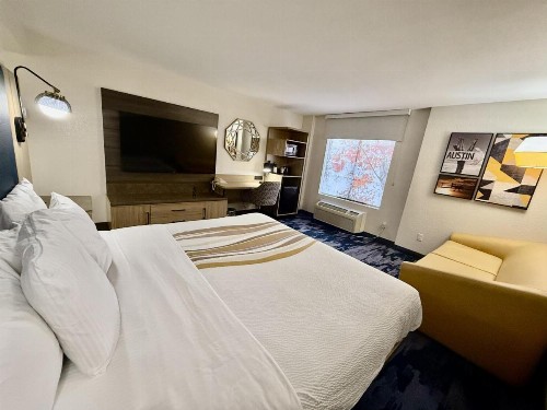 La Quinta by Wyndham Austin Southwest - image 35