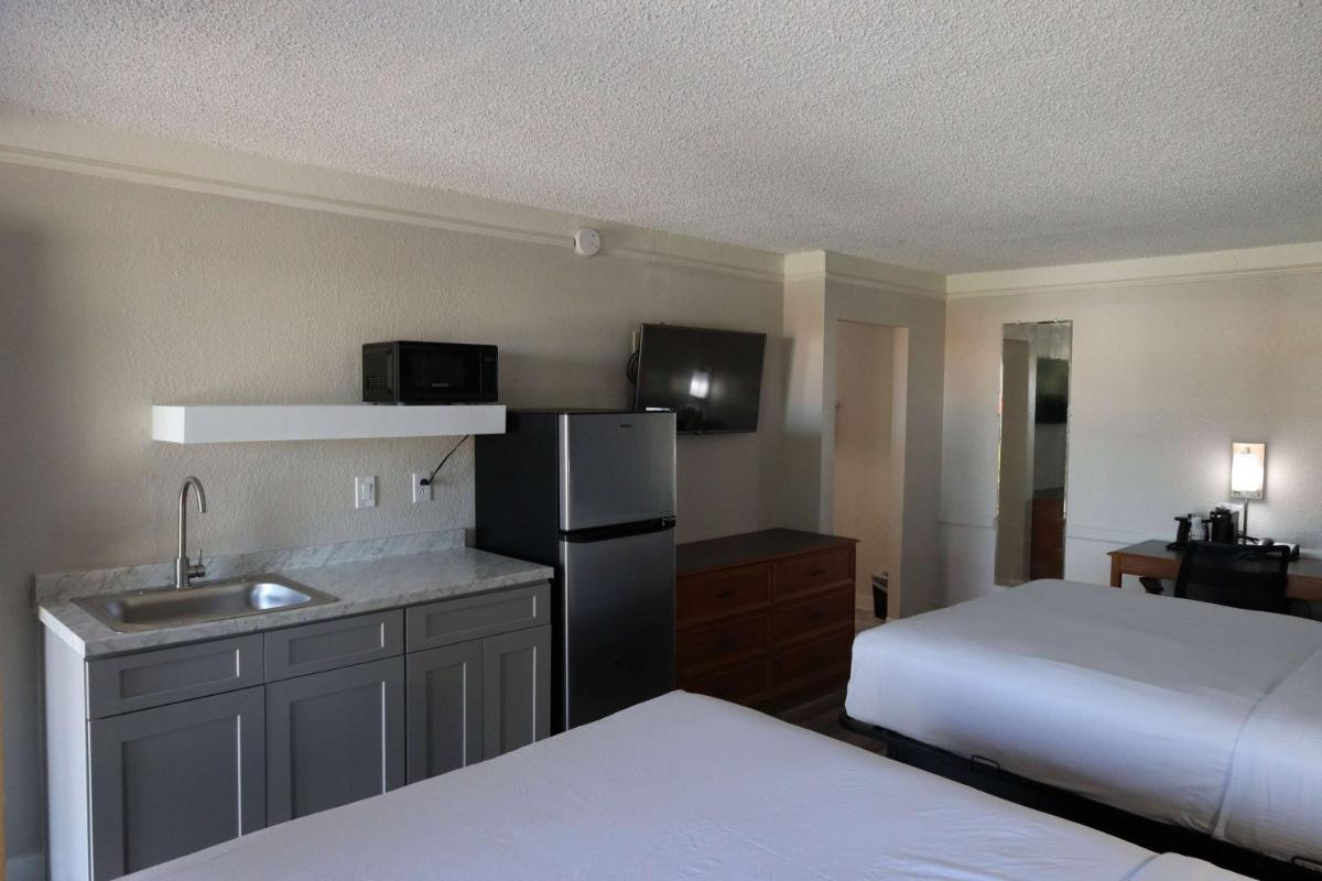 La Quinta Inn & Suites by Wyndham Austin South / Ih35 - image 4