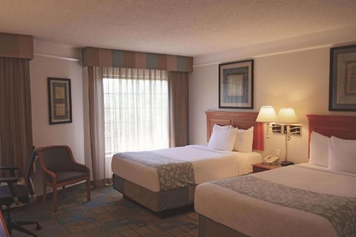 La Quinta Inn by Wyndham Austin Oltorf - image 22