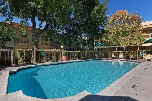 La Quinta Inn by Wyndham Austin Oltorf - image 24