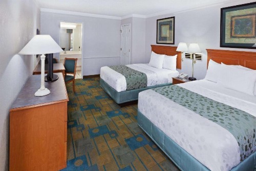La Quinta Inn by Wyndham Austin Oltorf - image 3