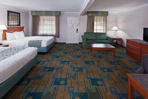 La Quinta Inn by Wyndham Austin Oltorf - image 6