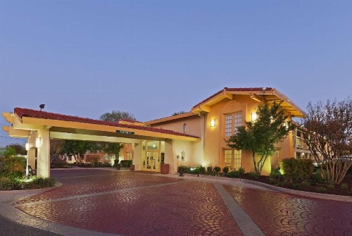 La Quinta Inn by Wyndham Austin Oltorf - image 8