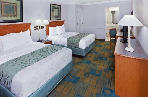 La Quinta Inn by Wyndham Austin Oltorf - image 9