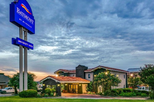 La Quinta Inn by Wyndham Austin University Area - image 21
