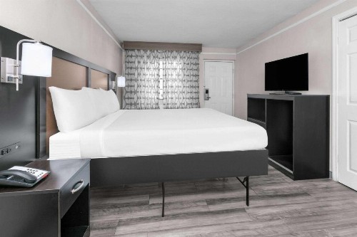 La Quinta Inn by Wyndham Austin University Area - image 23