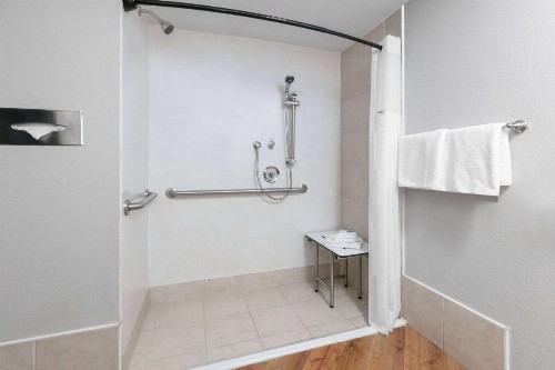 La Quinta Inn by Wyndham Austin University Area - image 24