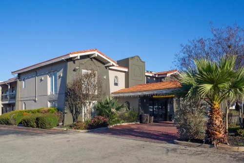 La Quinta Inn by Wyndham Austin University Area - image 25